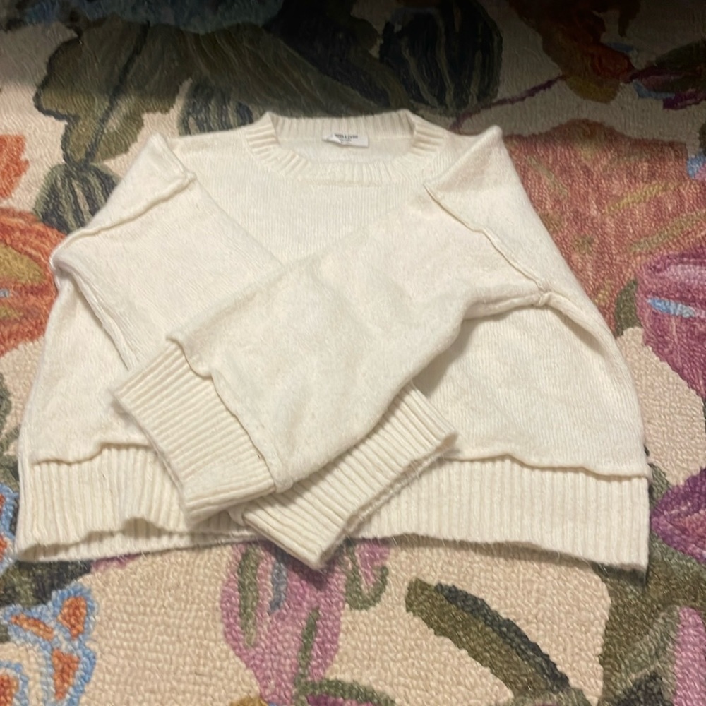 Double Zero off White Cropped Bubble Sleeved Sweater